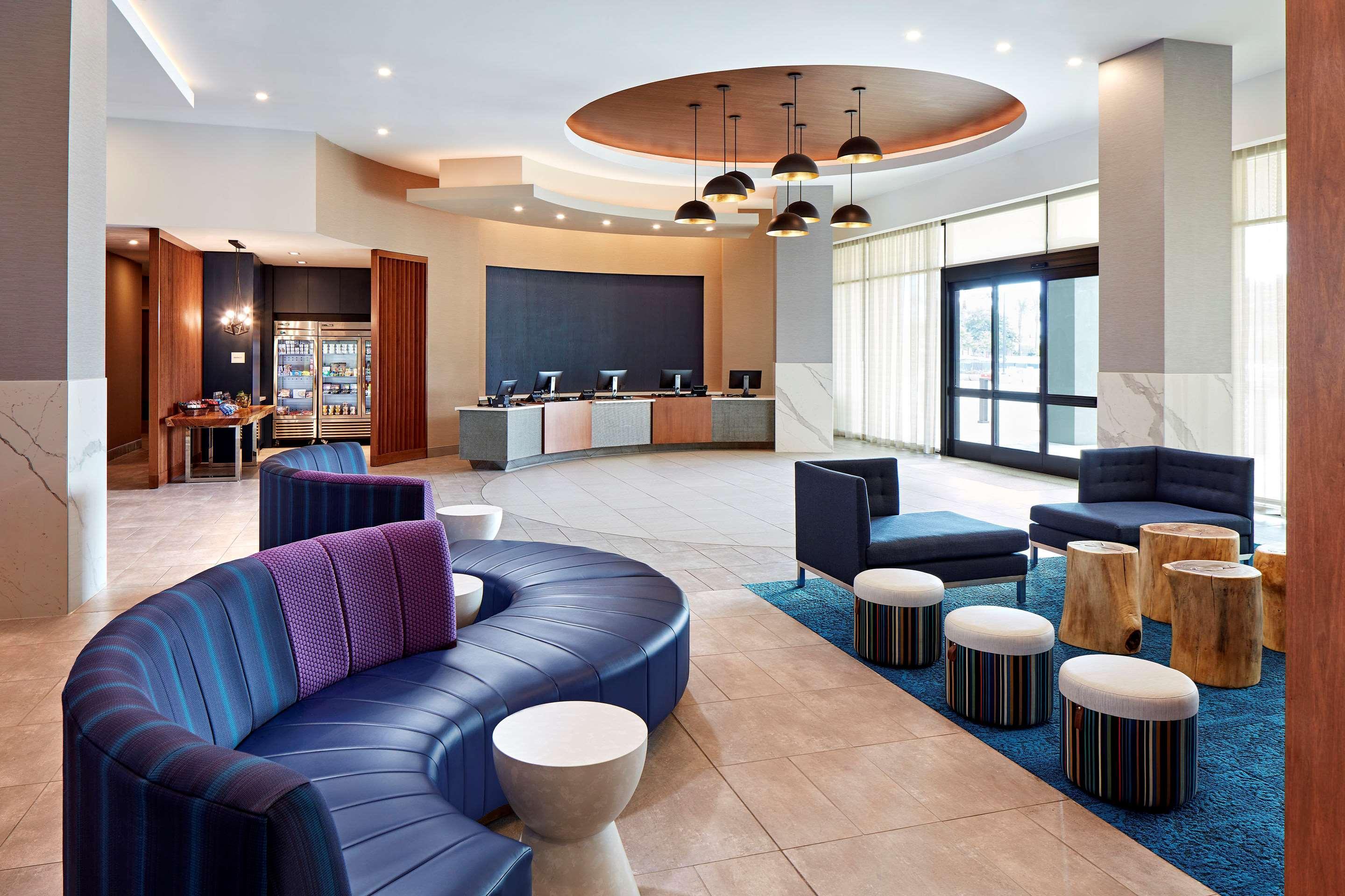 แคมเบรีย โฮเต็ล แอนาไฮม์ - รีสอร์ต แอเรีย Hotel ภายนอก รูปภาพ