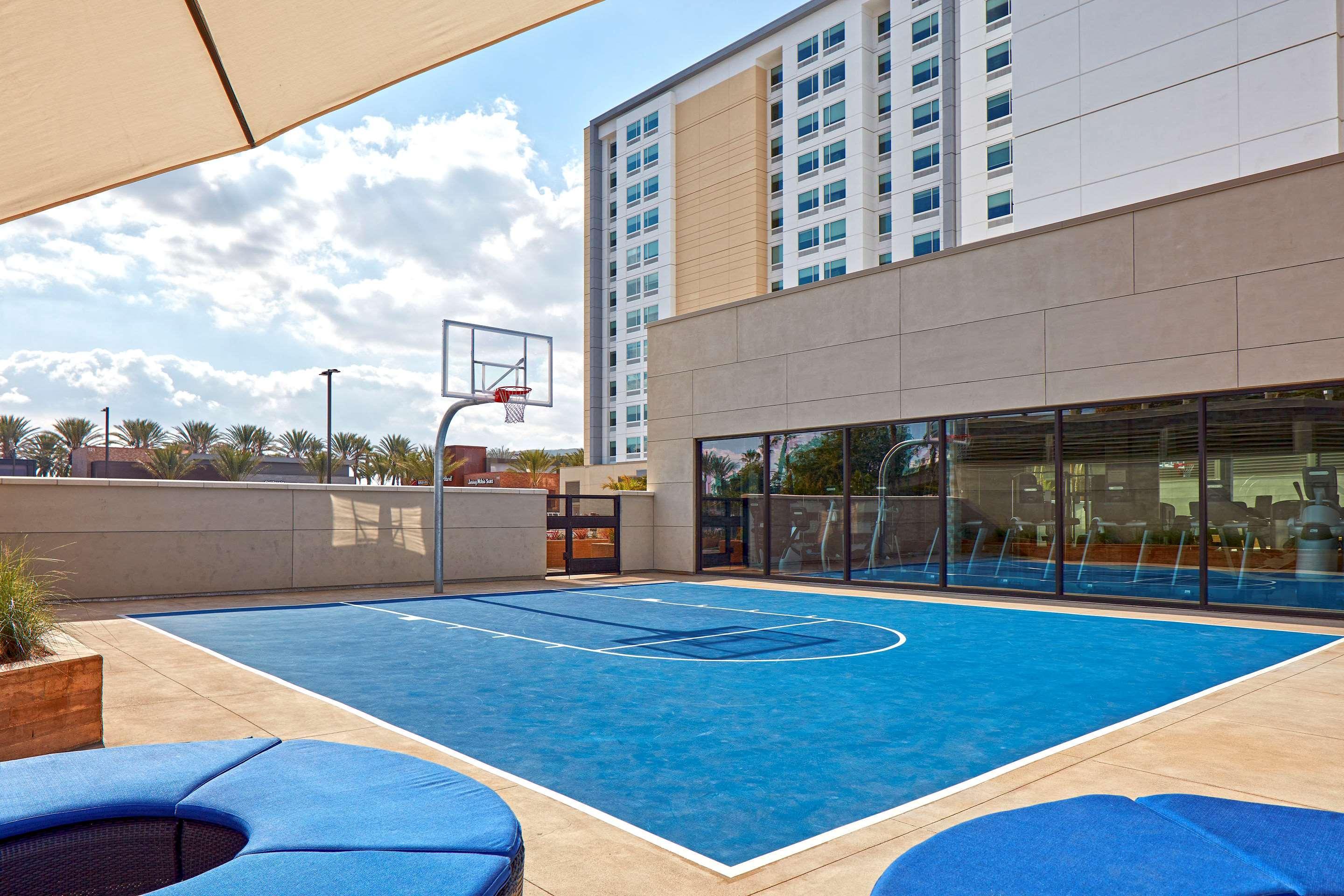 แคมเบรีย โฮเต็ล แอนาไฮม์ - รีสอร์ต แอเรีย Hotel ภายนอก รูปภาพ