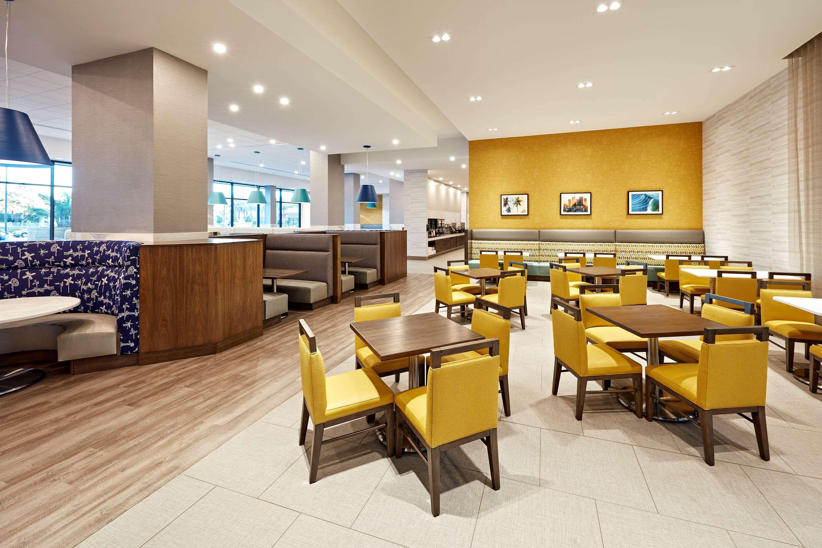 แคมเบรีย โฮเต็ล แอนาไฮม์ - รีสอร์ต แอเรีย Hotel ภายนอก รูปภาพ