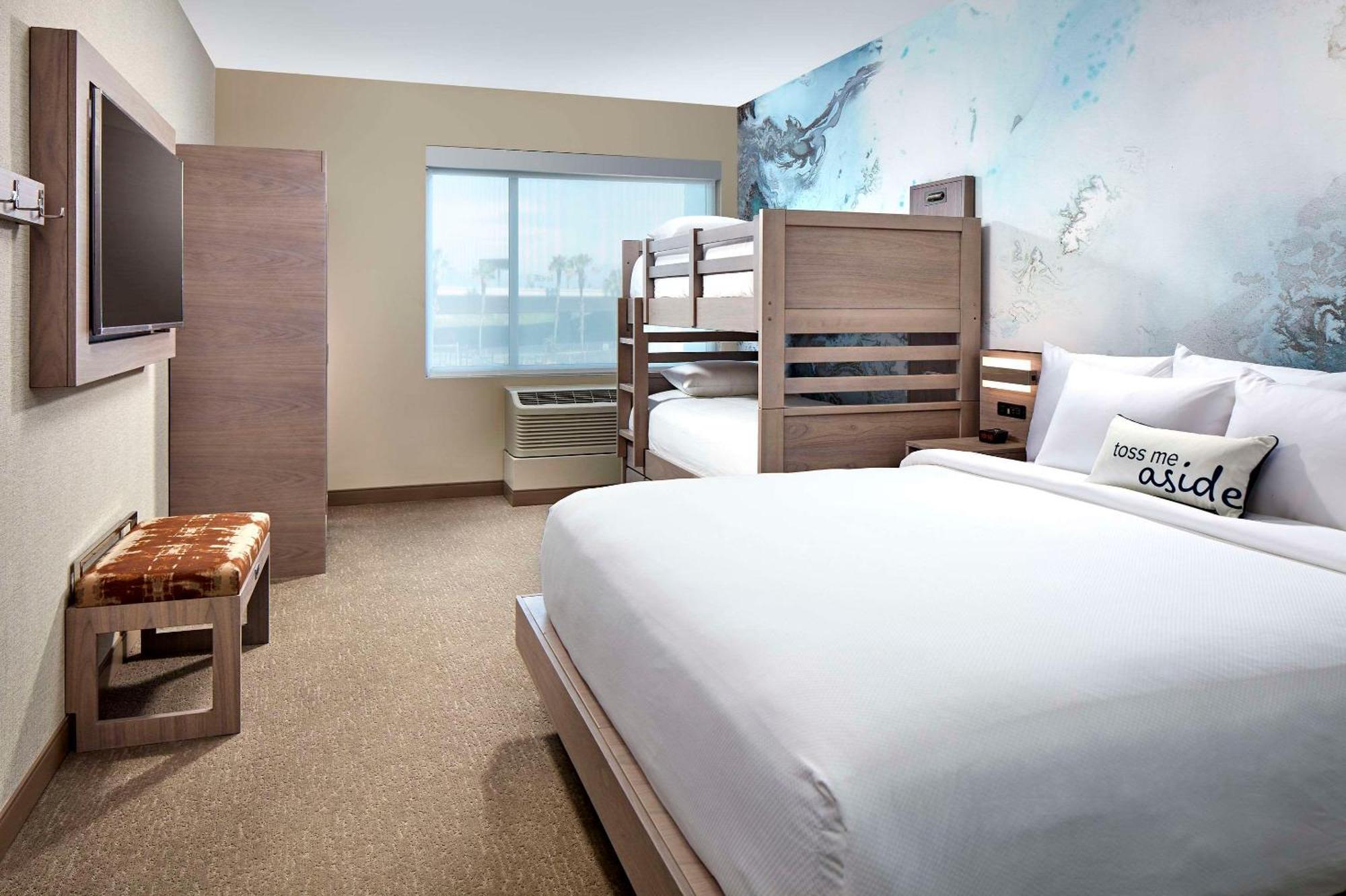 แคมเบรีย โฮเต็ล แอนาไฮม์ - รีสอร์ต แอเรีย Hotel ภายนอก รูปภาพ