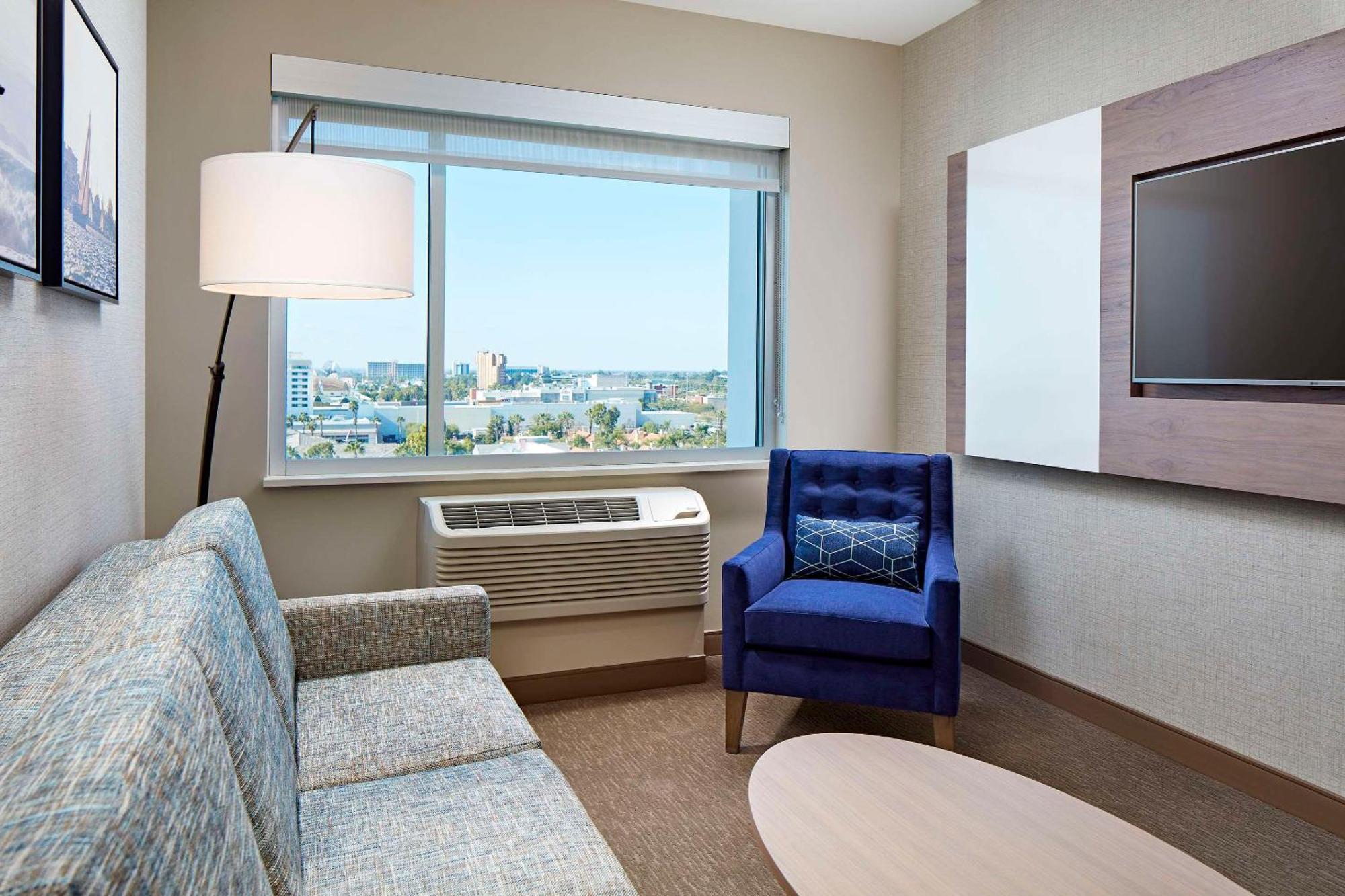 แคมเบรีย โฮเต็ล แอนาไฮม์ - รีสอร์ต แอเรีย Hotel ภายนอก รูปภาพ