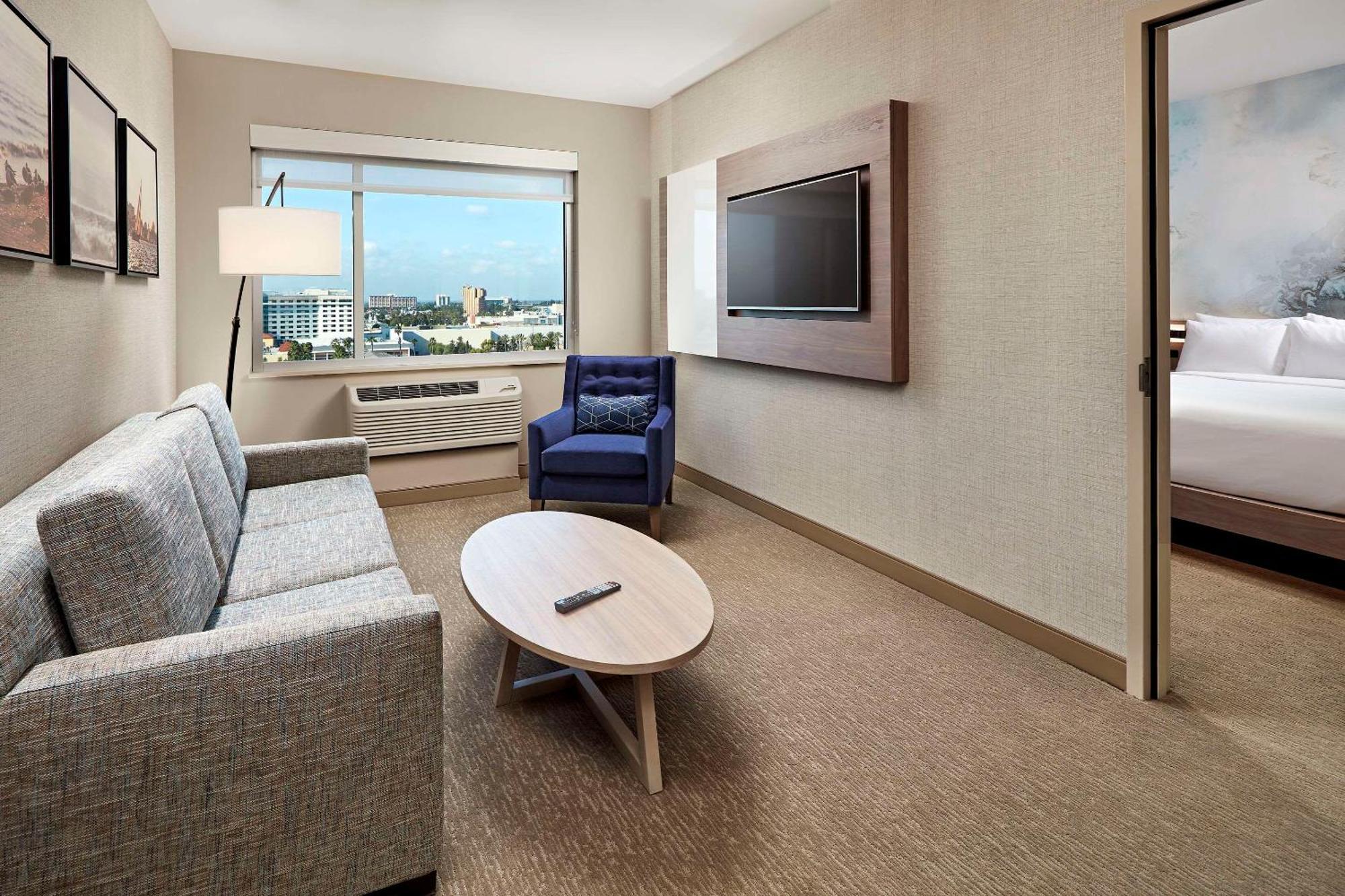แคมเบรีย โฮเต็ล แอนาไฮม์ - รีสอร์ต แอเรีย Hotel ภายนอก รูปภาพ